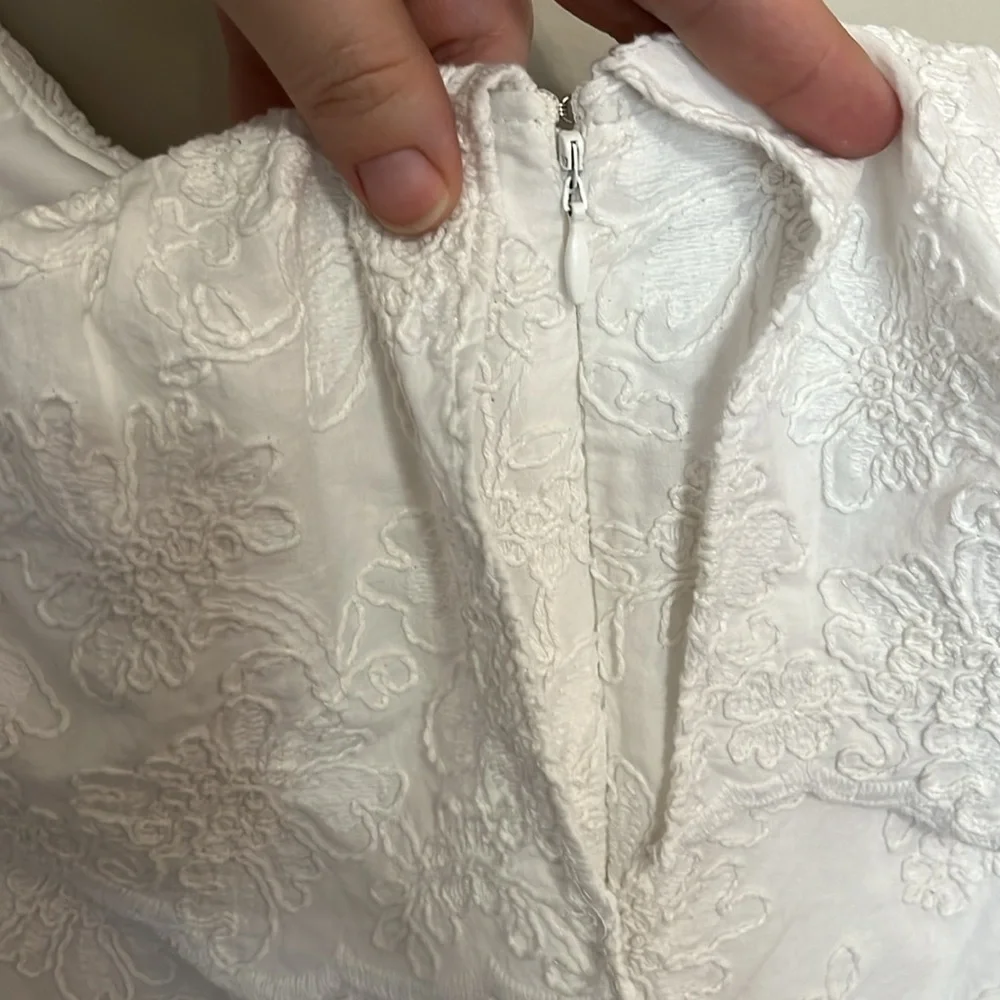 EUC Lauren Ralph Lauren Off the Shoulder White with floral design Dress Size 14P - Picture 6 of 7